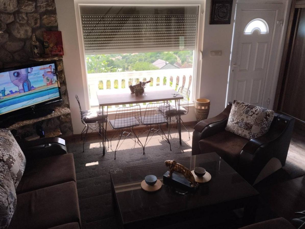 Woodstone Apartman พอดโกริกา ภายนอก รูปภาพ